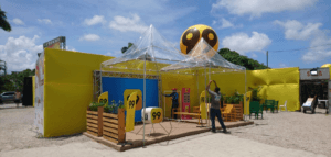 Tenda transparente com decoração da 99pop